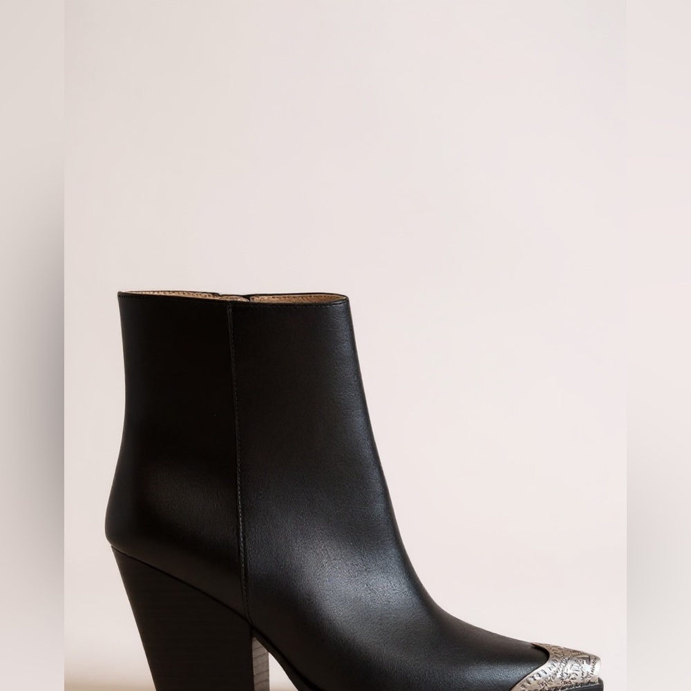 Western Etched Silver Tip Noir Block Heel Boot - Picture 12 of 16